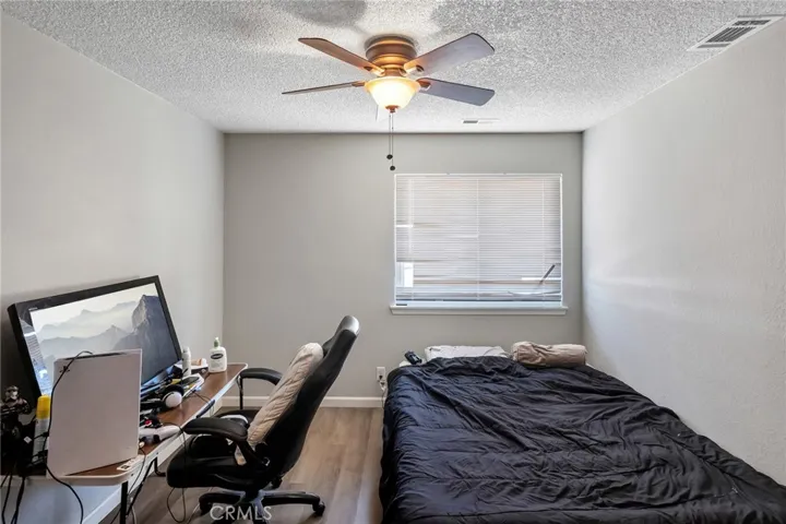 15420 Apache, Apple Valley, California 92307