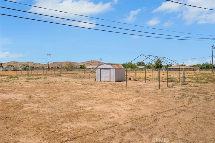 15420 Apache, Apple Valley, California 92307