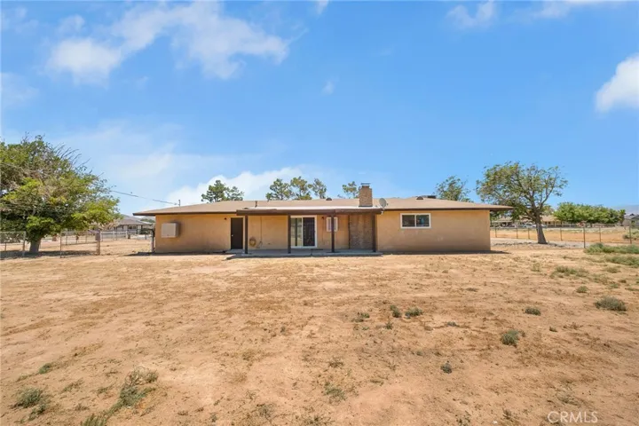 15420 Apache, Apple Valley, California 92307