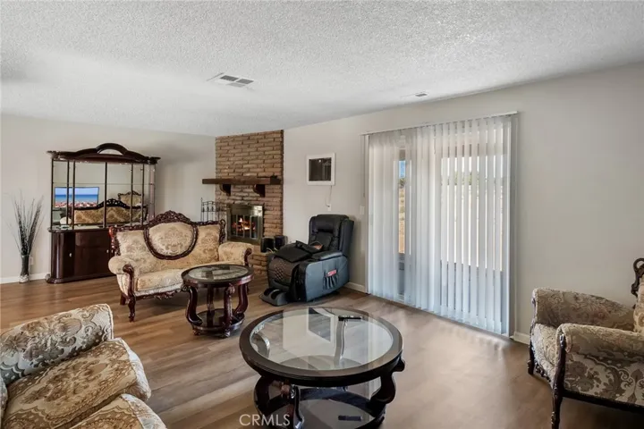 15420 Apache, Apple Valley, California 92307