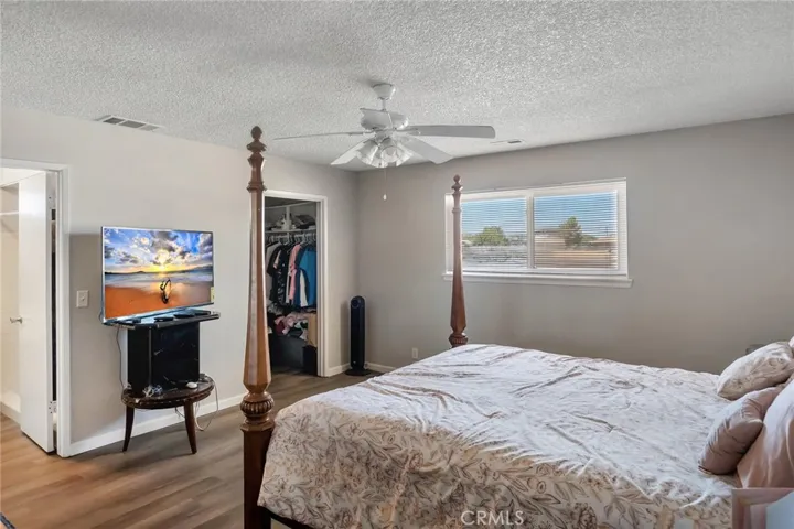 15420 Apache, Apple Valley, California 92307