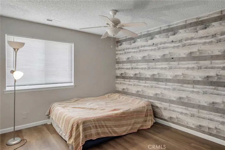 15420 Apache, Apple Valley, California 92307