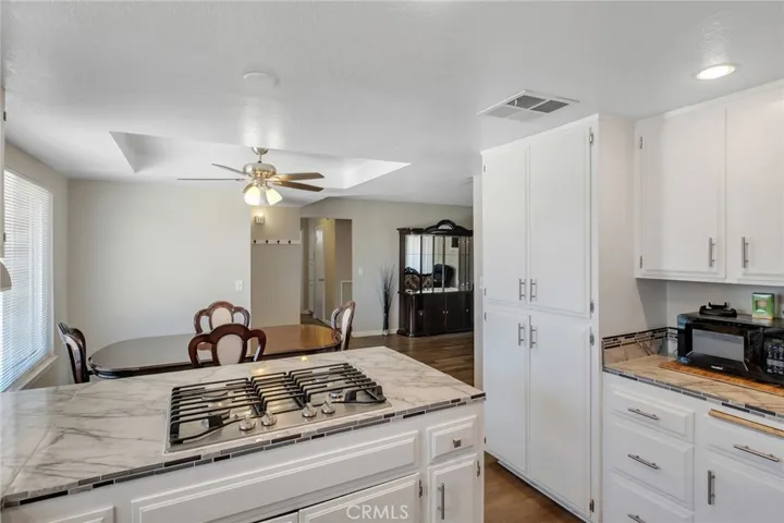 15420 Apache, Apple Valley, California 92307