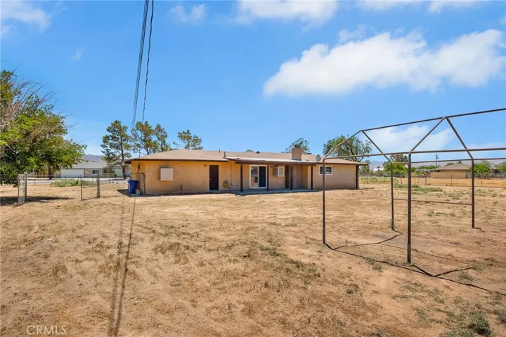 15420 Apache, Apple Valley, California 92307