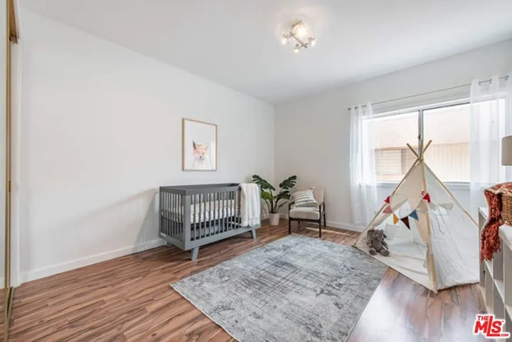 5139 Balboa Boulevard 203, Encino, California 91316