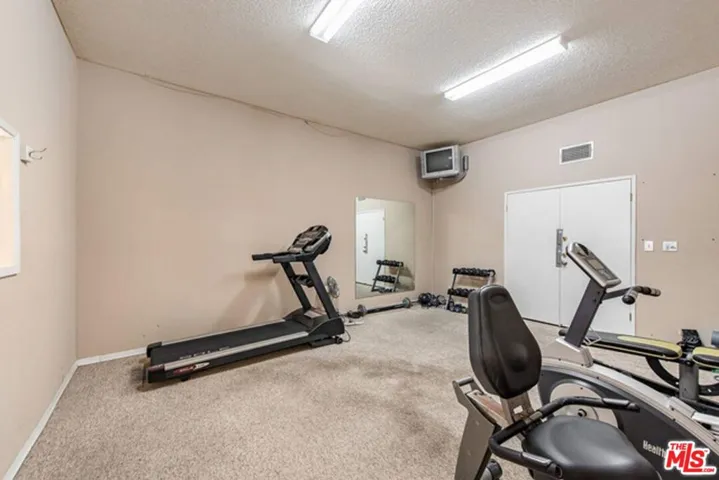 5139 Balboa Boulevard 203, Encino, California 91316