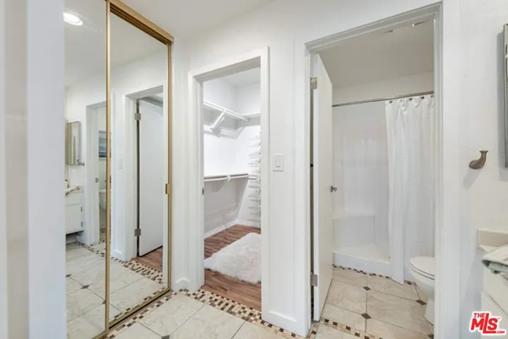 5139 Balboa Boulevard 203, Encino, California 91316
