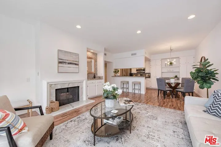 5139 Balboa Boulevard 203, Encino, California 91316
