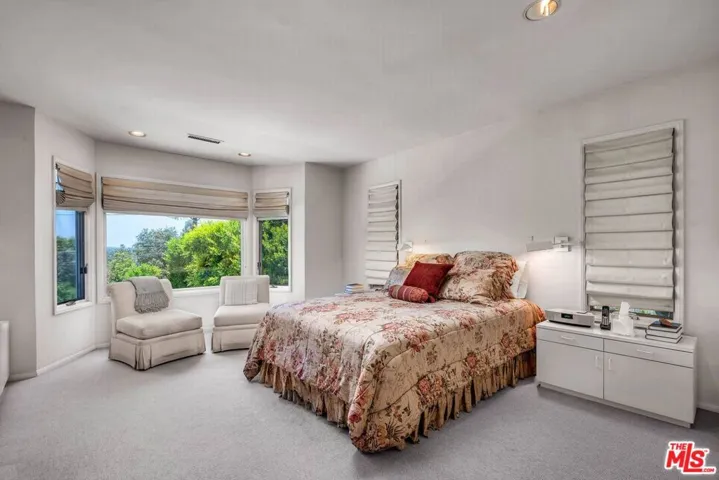 13841 Valley Vista Boulevard, Sherman Oaks, California 91423