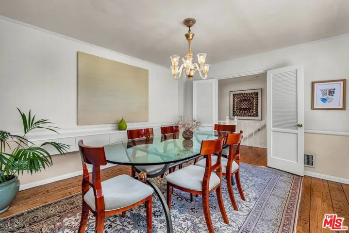13841 Valley Vista Boulevard, Sherman Oaks, California 91423
