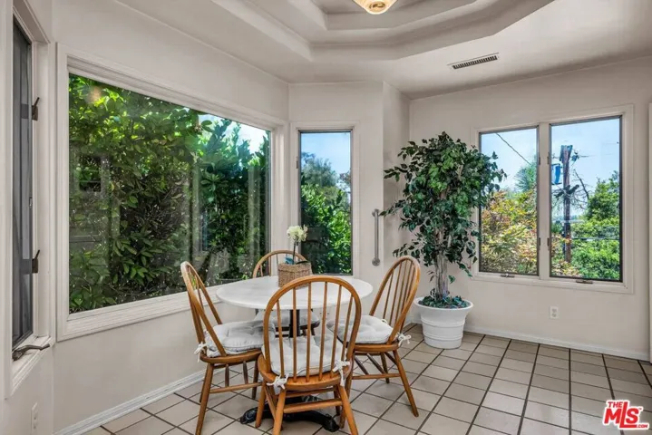 13841 Valley Vista Boulevard, Sherman Oaks, California 91423