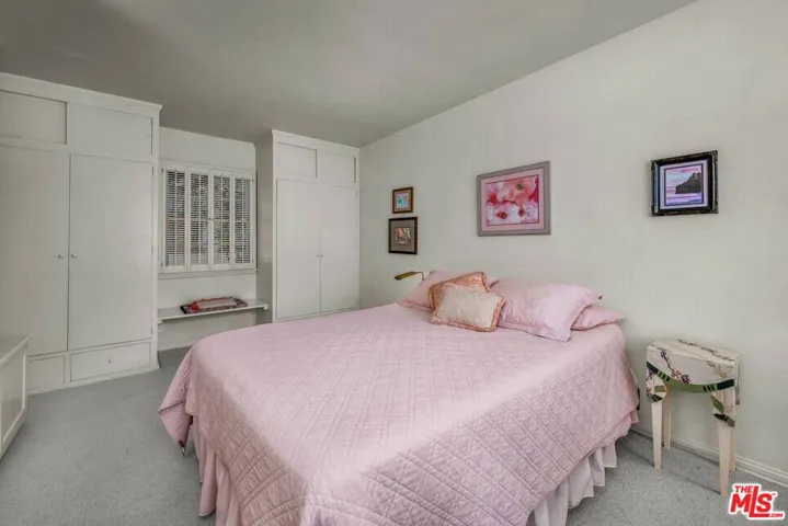 13841 Valley Vista Boulevard, Sherman Oaks, California 91423