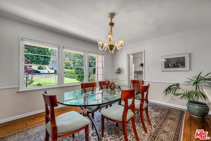 13841 Valley Vista Boulevard, Sherman Oaks, California 91423