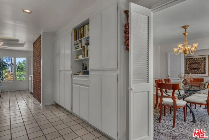 13841 Valley Vista Boulevard, Sherman Oaks, California 91423