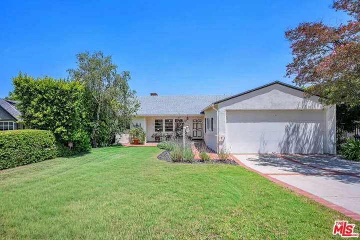 13841 Valley Vista Boulevard, Sherman Oaks, California 91423