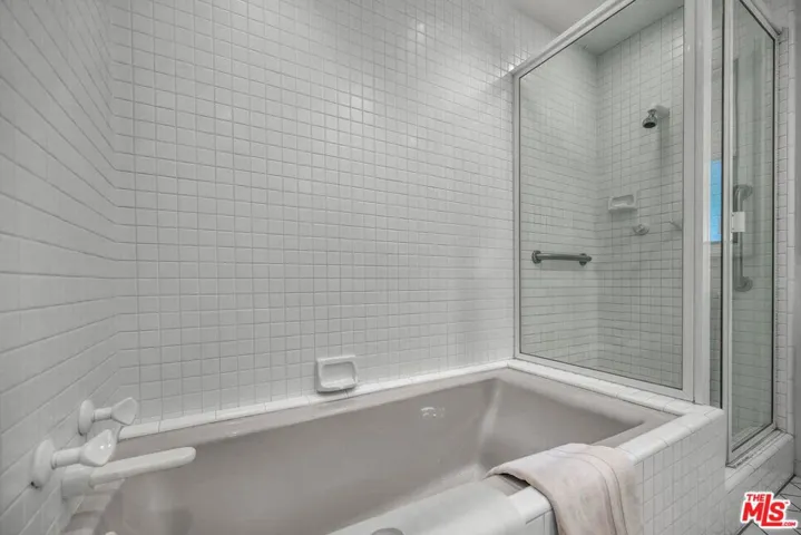 13841 Valley Vista Boulevard, Sherman Oaks, California 91423