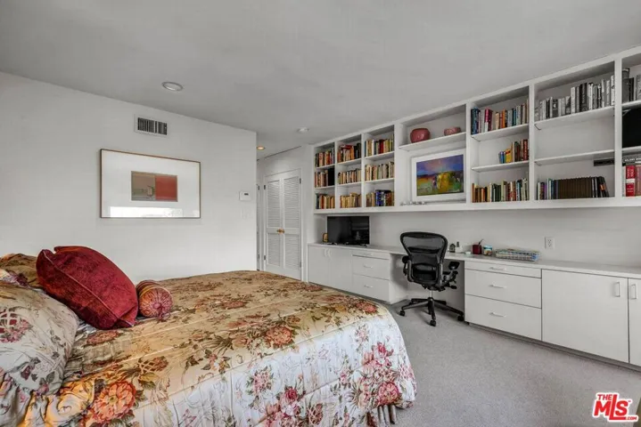 13841 Valley Vista Boulevard, Sherman Oaks, California 91423