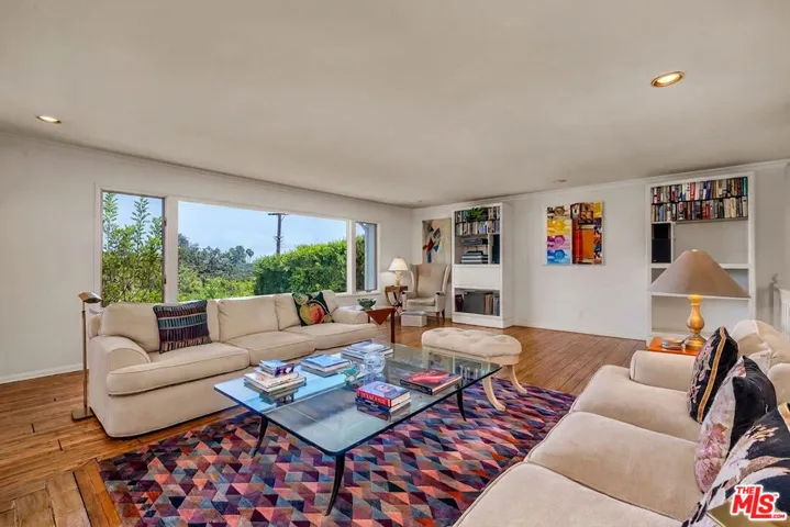 13841 Valley Vista Boulevard, Sherman Oaks, California 91423