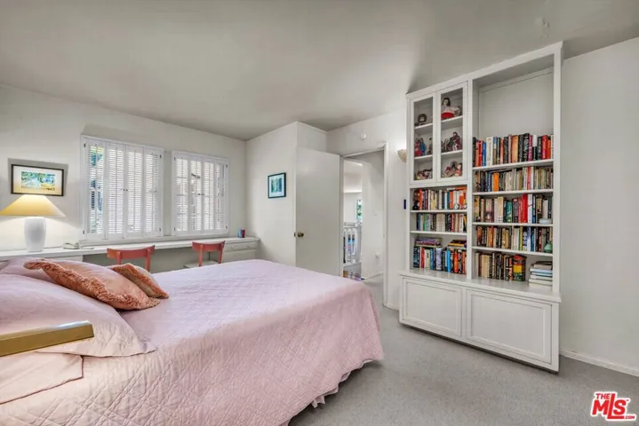 13841 Valley Vista Boulevard, Sherman Oaks, California 91423