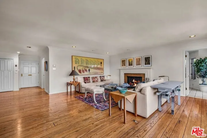 13841 Valley Vista Boulevard, Sherman Oaks, California 91423