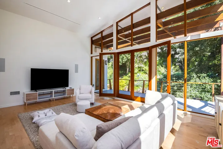 3600 Mandeville Canyon Road, Los Angeles, California 90049