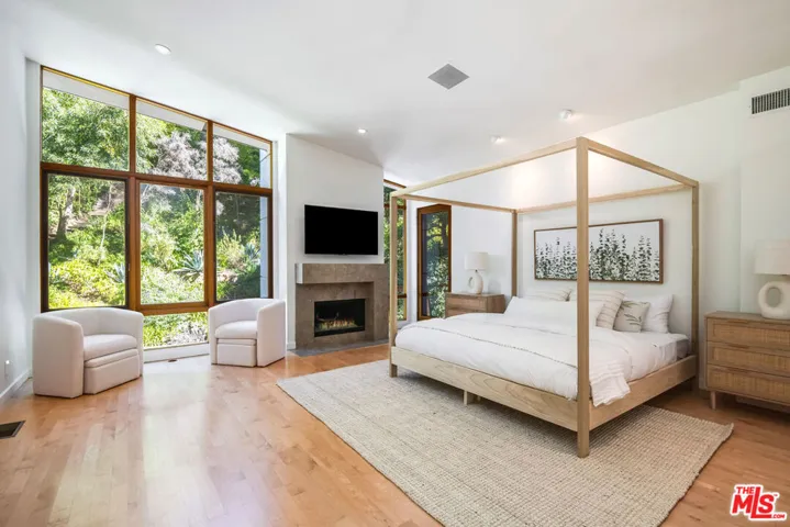 3600 Mandeville Canyon Road, Los Angeles, California 90049