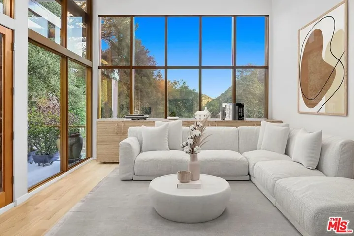 3600 Mandeville Canyon Road, Los Angeles, California 90049