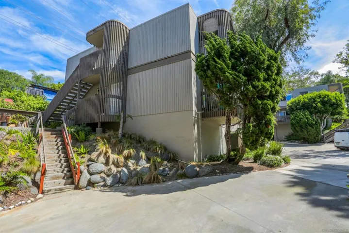 155 Rosebay 37, Encinitas, California 92024