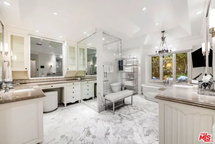 19012 Dorlon Drive, Tarzana, California 91356