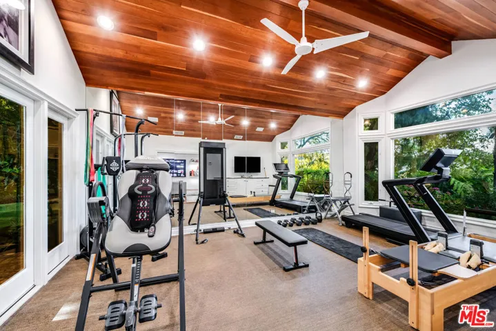 19012 Dorlon Drive, Tarzana, California 91356
