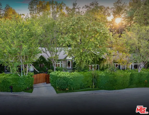 19012 Dorlon Drive, Tarzana, California 91356