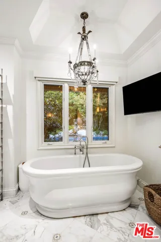 19012 Dorlon Drive, Tarzana, California 91356