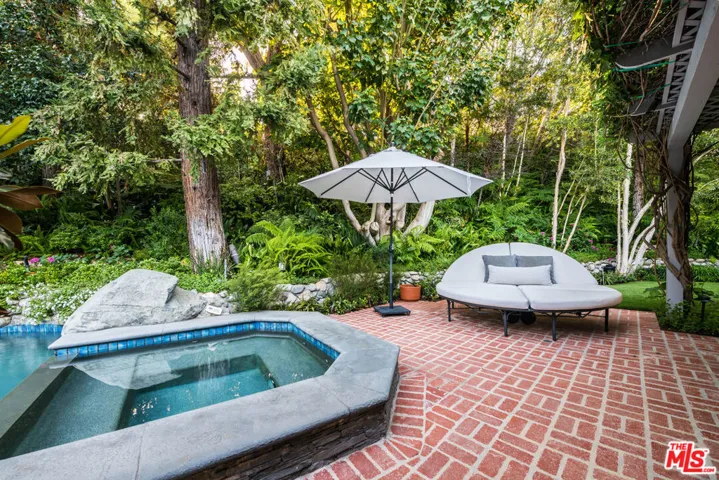 19012 Dorlon Drive, Tarzana, California 91356