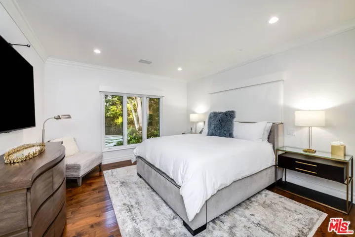 19012 Dorlon Drive, Tarzana, California 91356