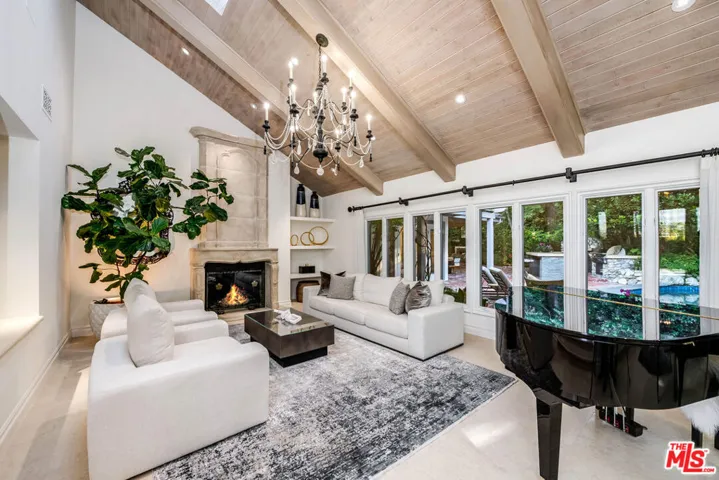 19012 Dorlon Drive, Tarzana, California 91356