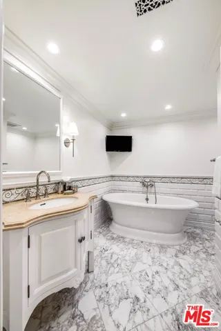 19012 Dorlon Drive, Tarzana, California 91356