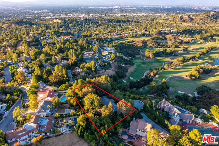 19012 Dorlon Drive, Tarzana, California 91356