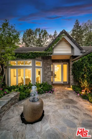 19012 Dorlon Drive, Tarzana, California 91356
