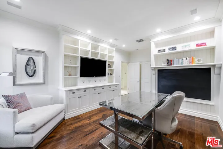19012 Dorlon Drive, Tarzana, California 91356