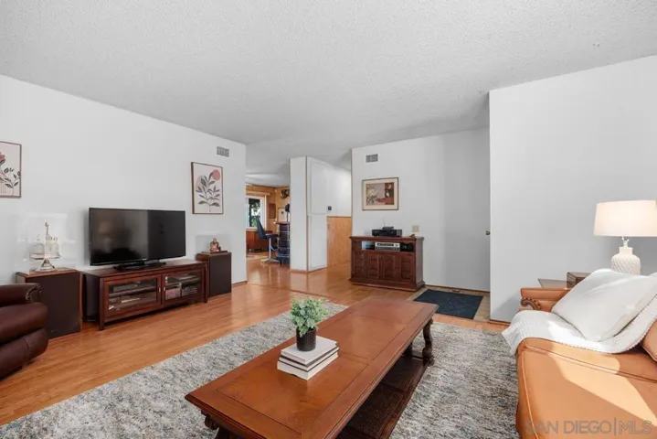 848 Harding St, Escondido, California 92027