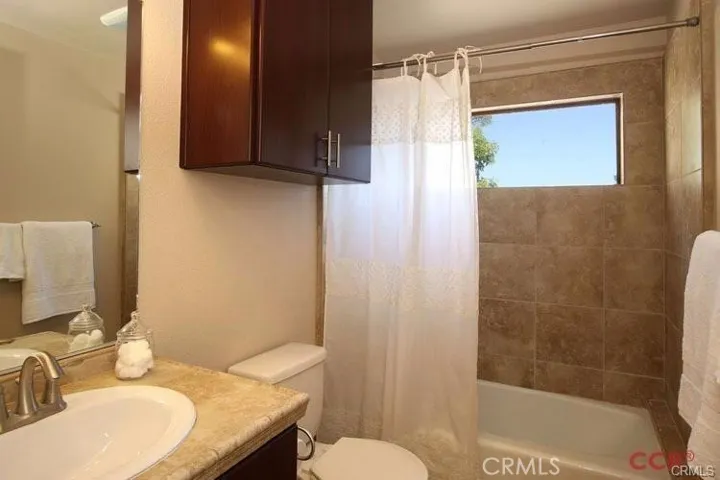 1106 Oceanaire 18, San Luis Obispo, California 93405