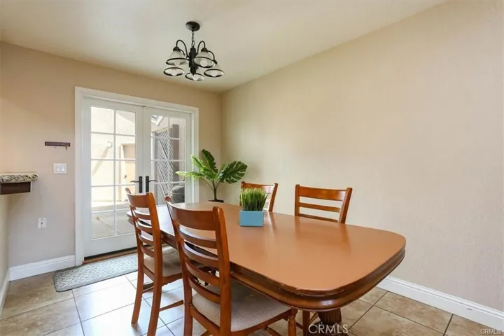 1106 Oceanaire 18, San Luis Obispo, California 93405