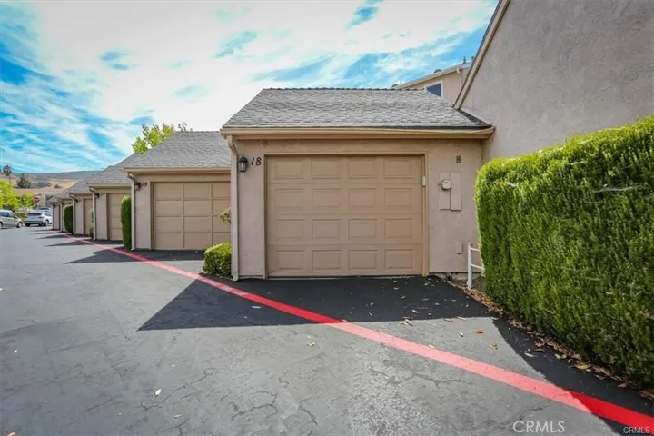 1106 Oceanaire 18, San Luis Obispo, California 93405