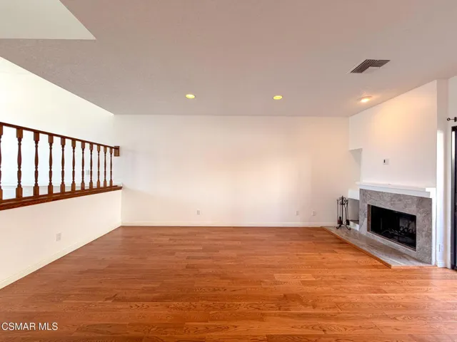 18242 Burbank Boulevard 8, Tarzana, California 91356 — photo 5