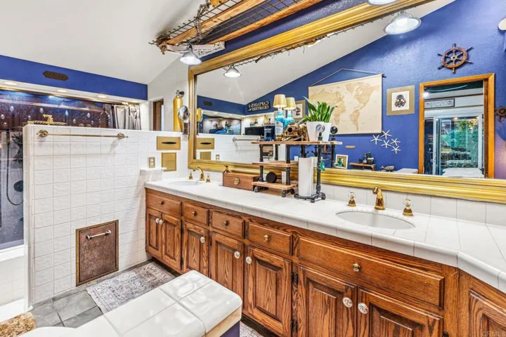 755 Beacon Place, Escondido, California 92025