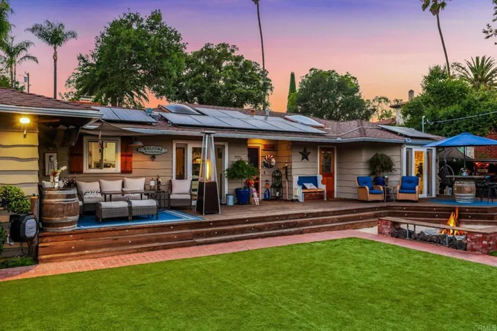 755 Beacon Place, Escondido, California 92025