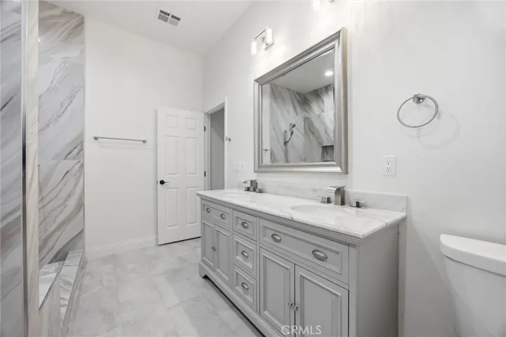 547 Shady Meadow Court, Bakersfield, California 93308