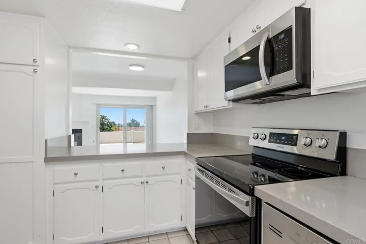 6805 Briarwood Drive, Carlsbad, California 92011
