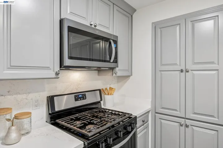 8110 Arroyo Dr, Pleasanton, California 94588