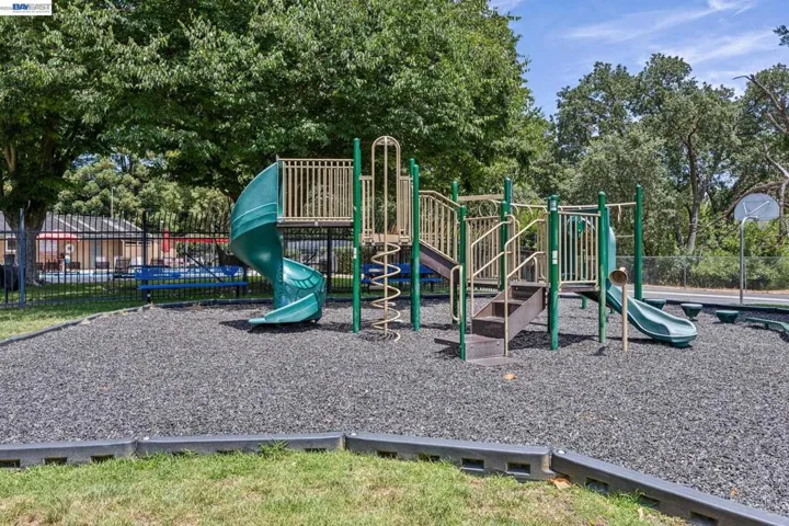 8110 Arroyo Dr, Pleasanton, California 94588